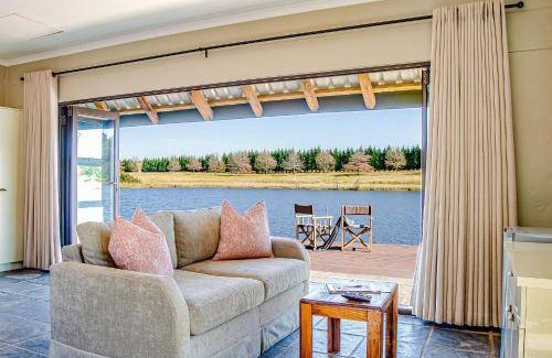 Nottingham Road House | 150 m² Farmhouse ∙ 2 bedrooms ∙ 6 guests