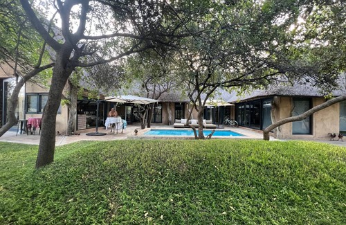 Lephalale Hotel | 150 m² Hotel ∙ 2 bedrooms ∙ 4 guests