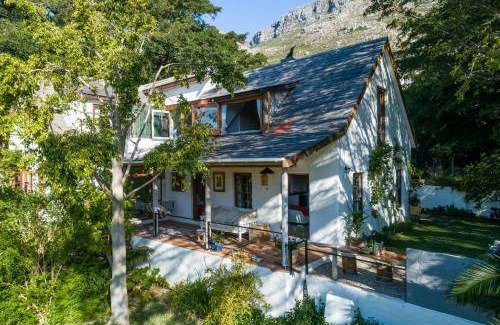 Scott Estate House | 150 m² House ∙ 2 bedrooms ∙ 6 guests