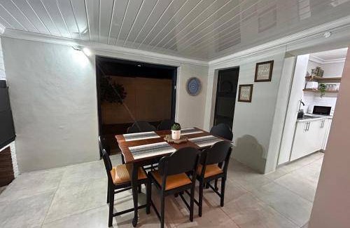 Kraaifontein House | 150 m² House ∙ 3 bedrooms ∙ 6 guests