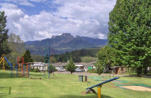 Cathkin Park Resort | 150 m² Resort ∙ 5 bedrooms ∙ 12 guests