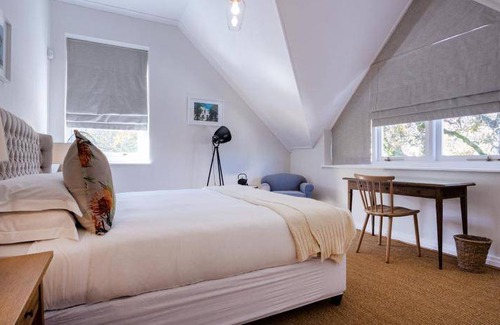 Stellenbosch House | 160 m² Farmhouse ∙ 3 bedrooms ∙ 5 guests