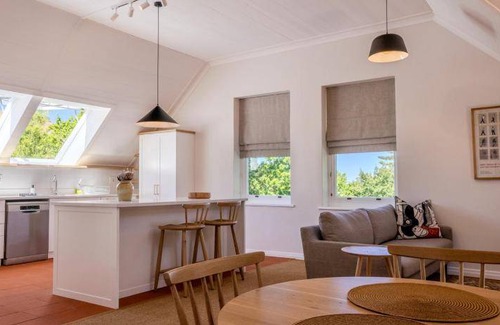 Stellenbosch House | 160 m² Farmhouse ∙ 3 bedrooms ∙ 5 guests