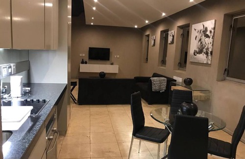 Downtown Johannesburg Apartment | 1611: The Franklin Luxury Suites
