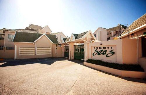 Pollok Beach Apartment | 164 m² Apartment ∙ 3 bedrooms ∙ 6 guests