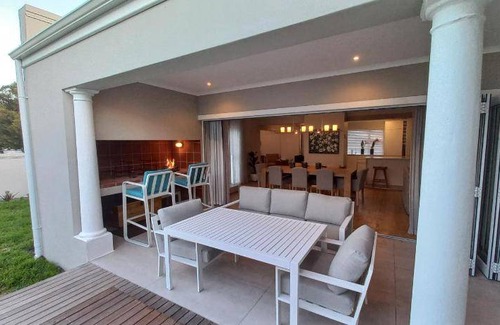 Eastcliff Bed & Breakfast | 175 m² Bed and breakfast ∙ 3 bedrooms ∙ 8 guests