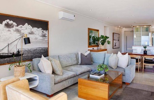 Hermanus City-Centre Apartment | 177 m² Apartment ∙ 2 bedrooms ∙ 127 guests