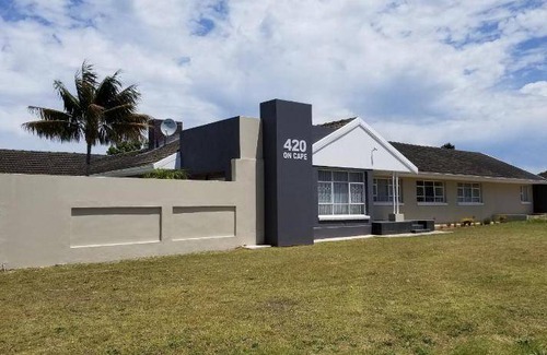 Port Elizabeth Bed & Breakfast | 18 m² Bed and breakfast ∙ 4 guests