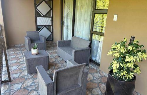 Athlone Apartment | 180 m² Apartment ∙ 3 bedrooms ∙ 6 guests