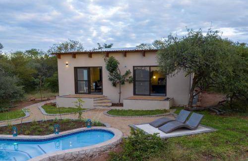 Hoedspruit Cabin | 180 m² Lodge ∙ 3 bedrooms ∙ 6 guests