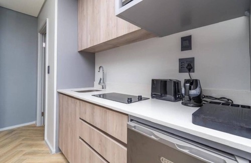 Cape Town City Centre Apartment | 1819 at one thibault apt