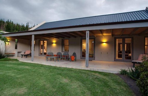 Swellendam Bed & Breakfast | 184 m² Bed and breakfast ∙ 127 guests