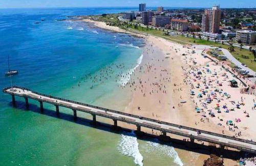 Pollok Beach Apartment | 186 m² Apartment ∙ 2 bedrooms ∙ 6 guests