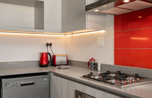 Greater Johannesburg Metropolitan Area Apartment | 2 Bed Modern Living - Two Bedroom Apartment, Sleeps 4