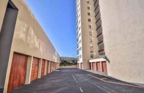 Warner Beach Apartment | 2 Bedroom - Holiday apartment on the beach