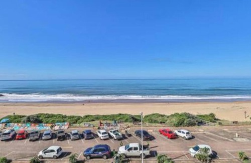 Warner Beach Apartment | 2 Bedroom - Holiday apartment on the beach