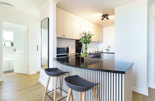 Century City Apartment | 2 Bedroom, Mountain View Penthouse, Century City