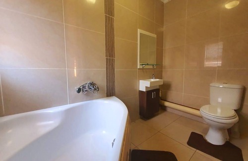 Mahikeng Cabin | 2 people Room in one of the select guesthouses in Mahikeng!
