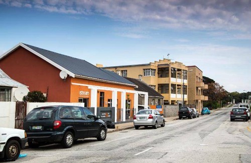 Port Elizabeth Central Hostel | 20 m² Hostel ∙ 5 guests