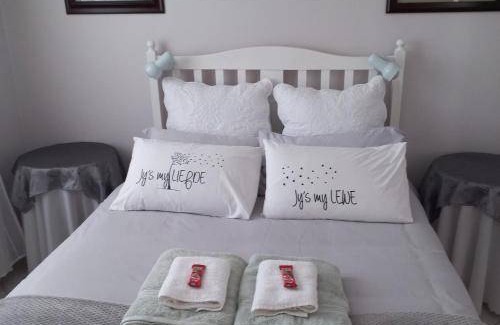 Lambert's Bay Bed & Breakfast | 20 m² Bed and breakfast ∙ 2 guests