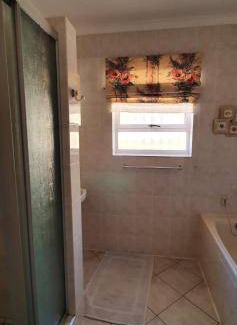 Lambert's Bay Bed & Breakfast | 20 m² Bed and breakfast ∙ 2 guests