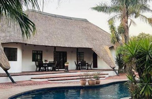 Greater Johannesburg Metropolitan Area House | 20 m² House ∙ 4 bedrooms ∙ 8 guests
