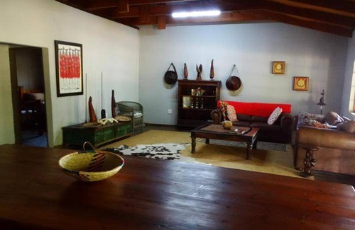 Ramotshere Moiloa Ski Chalet | 200 m² Chalet ∙ 3 bedrooms ∙ 6 guests