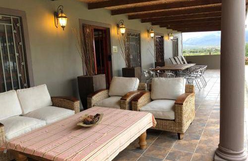 Kannaland House | 200 m² Farmhouse ∙ 3 bedrooms ∙ 8 guests