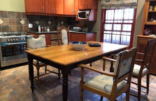 Kannaland House | 200 m² Farmhouse ∙ 3 bedrooms ∙ 8 guests