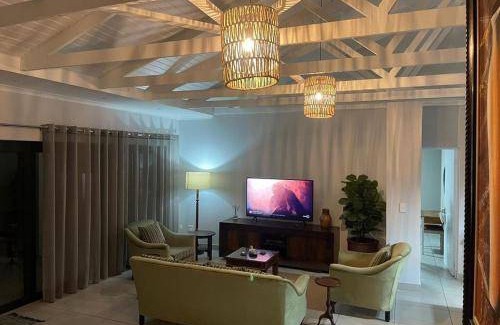 Sedgefield House | 200 m² House ∙ 3 bedrooms ∙ 6 guests