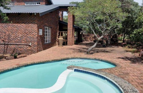 Vaalwater House | 200 m² House ∙ 4 bedrooms ∙ 8 guests
