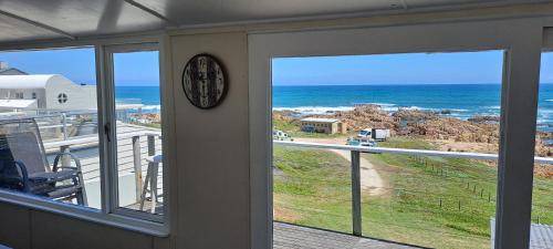 Buffalo Bay Resort | 200 m² Resort ∙ 6 bedrooms ∙ 12 guests