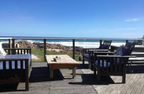 Buffalo Bay Resort | 200 m² Resort ∙ 6 bedrooms ∙ 12 guests