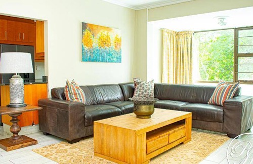 Berea Apartment | 200 m² Serviced apartment ∙ 3 bedrooms ∙ 6 guests