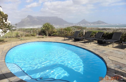 Lagoon Beach Apartment | 204 Leisure Bay