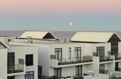 Big Bay Apartment | 209 Azure