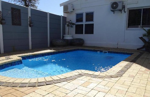 Gordons Bay Central Bed & Breakfast | 21 m² Bed and breakfast ∙ 8 guests