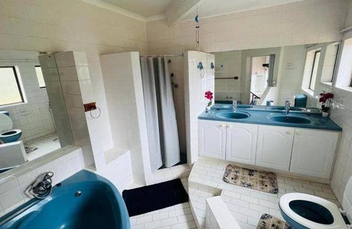 Port Edward Bed & Breakfast | 21 m² Bed and breakfast ∙ 4 bedrooms ∙ 14 guests