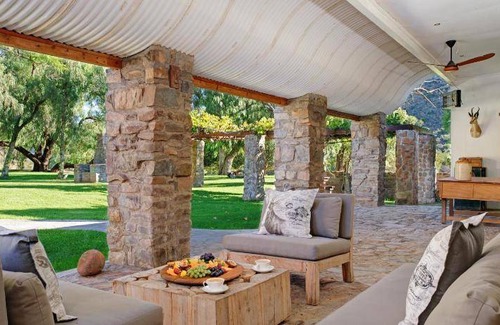 Graaff-Reinet Bed & Breakfast | 215 m² Bed and breakfast ∙ 2 bedrooms ∙ 6 guests