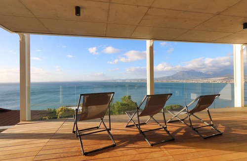 Mountainside House | 22 Protea