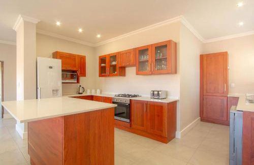 Dullstroom Apartment | 220 m² Apartment ∙ 2 bedrooms ∙ 6 guests