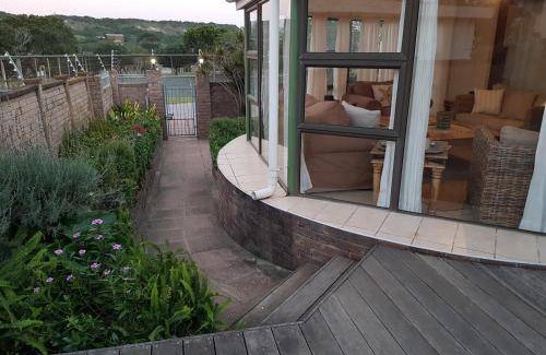 Bushman's River Mouth House | 220 m² House ∙ 4 bedrooms ∙ 10 guests