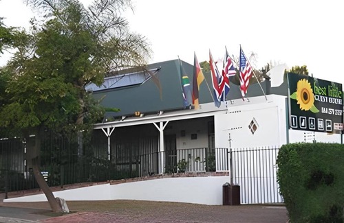 Oudtshoorn Bed & Breakfast | 23 m² Bed and breakfast ∙ 127 guests