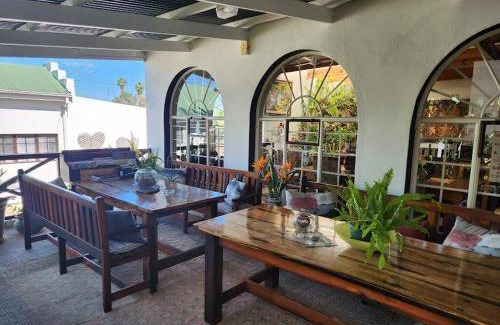 Oudtshoorn Bed & Breakfast | 23 m² Bed and breakfast ∙ 127 guests