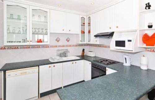 Pollok Beach Apartment | 230 m² Apartment ∙ 3 bedrooms ∙ 12 guests