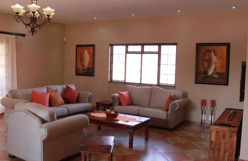 Phalaborwa House | 230 m² House ∙ 3 bedrooms ∙ 6 guests