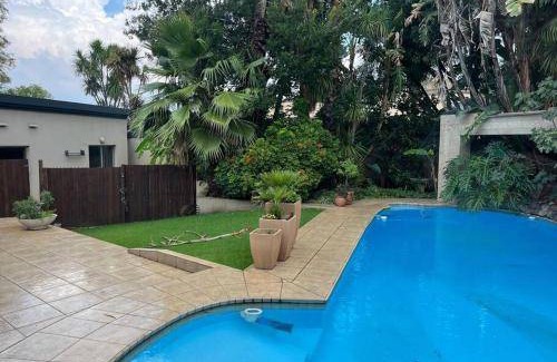 Ekurhuleni Apartment | 238 m² Apartment ∙ 3 bedrooms ∙ 6 guests