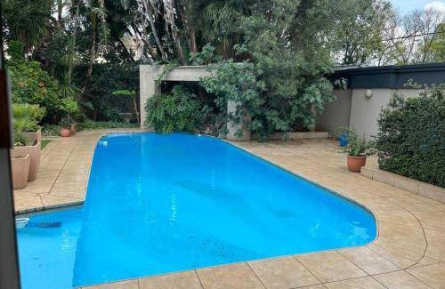 Ekurhuleni Apartment | 238 m² Apartment ∙ 3 bedrooms ∙ 6 guests