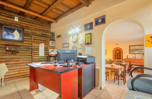 Kempton Park House | 24 m² Bungalow ∙ 127 guests