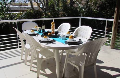 Bloemfontein House | 240 m² House ∙ 3 bedrooms ∙ 5 guests
